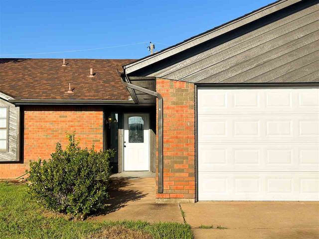 1411 SE Hillcrest Ave, Lawton, OK 73501