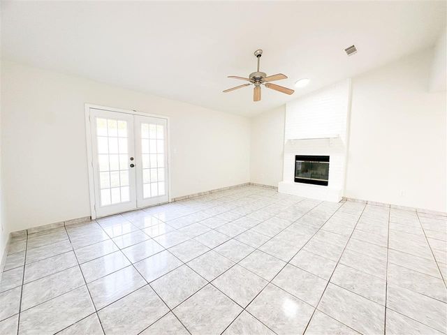 1411 SE Hillcrest Ave, Lawton, OK 73501