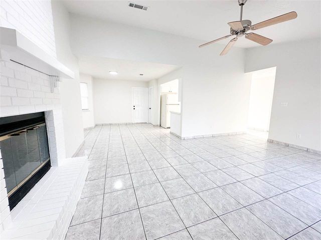 1411 SE Hillcrest Ave, Lawton, OK 73501