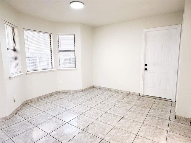 1411 SE Hillcrest Ave, Lawton, OK 73501