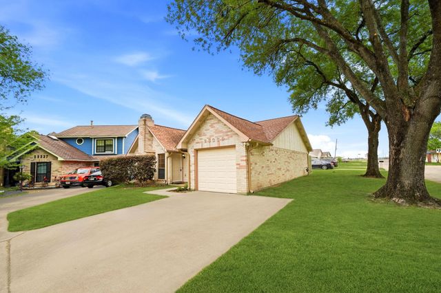 23339 Whittaker Way, Spring, TX 77373