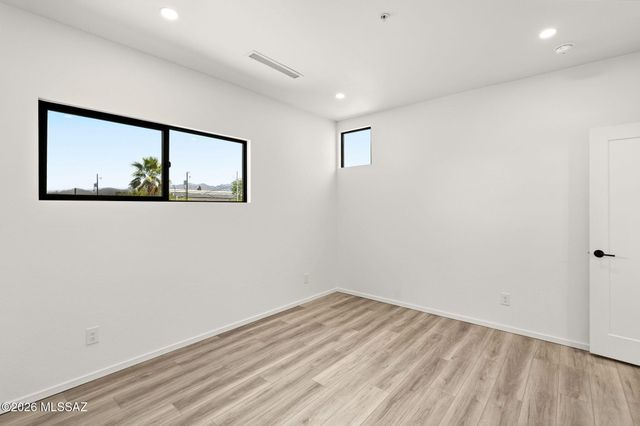 21 W Lalo Way 1-4, Tucson, AZ 85701