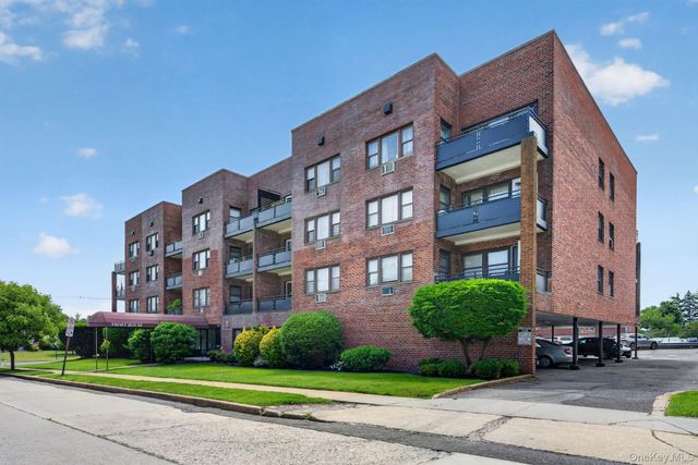 175 Archer Street 4A, Freeport, NY 11520