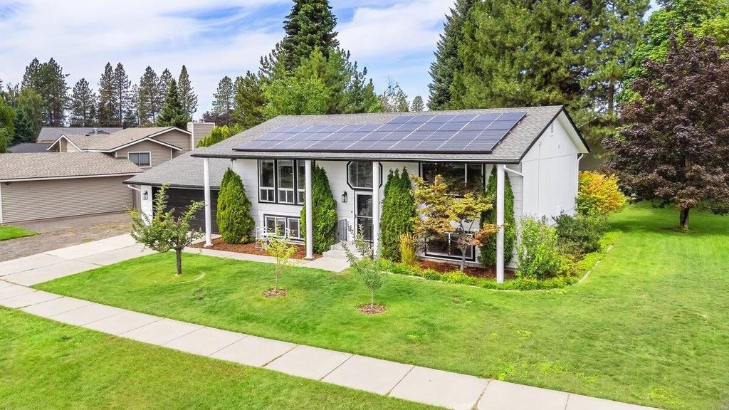 5330 W Russett Dr, Spokane, WA 99208