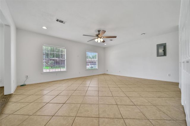 4938 Saxon Drive, Houston, TX 77092