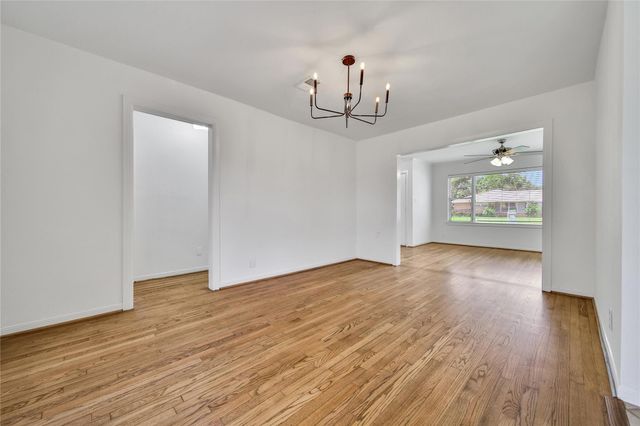 4938 Saxon Drive, Houston, TX 77092