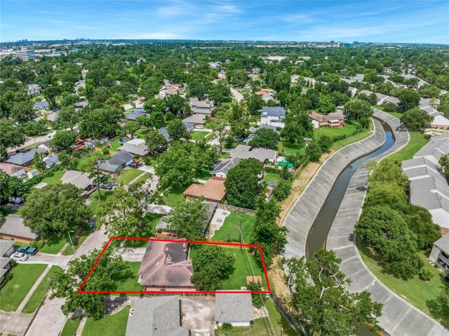 4938 Saxon Drive, Houston, TX 77092