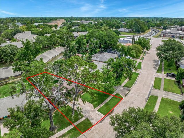 4938 Saxon Drive, Houston, TX 77092