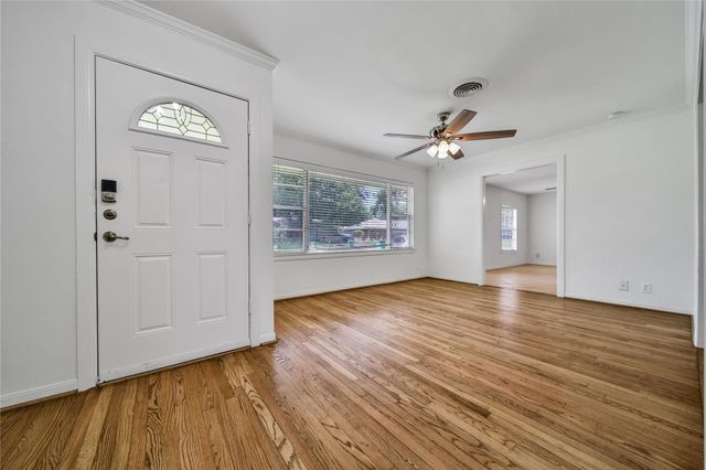 4938 Saxon Drive, Houston, TX 77092