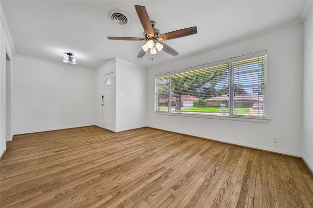 4938 Saxon Drive, Houston, TX 77092