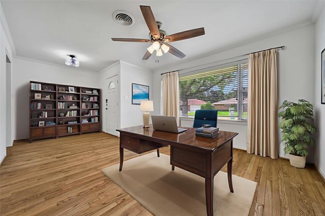 4938 Saxon Drive, Houston, TX 77092