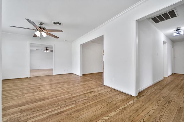 4938 Saxon Drive, Houston, TX 77092