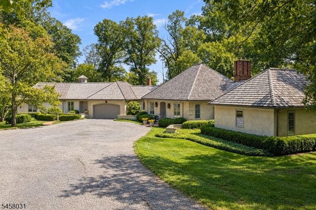 24 Douglass Ave, Bernardsville Boro, NJ 07924