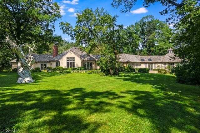 24 Douglass Ave, Bernardsville Boro, NJ 07924