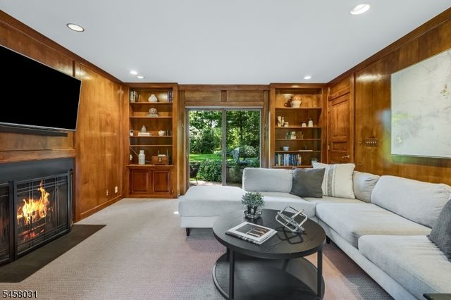 24 Douglass Ave, Bernardsville Boro, NJ 07924