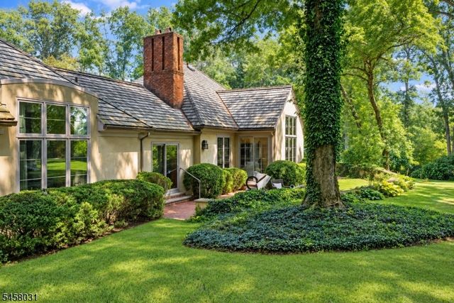 24 Douglass Ave, Bernardsville Boro, NJ 07924