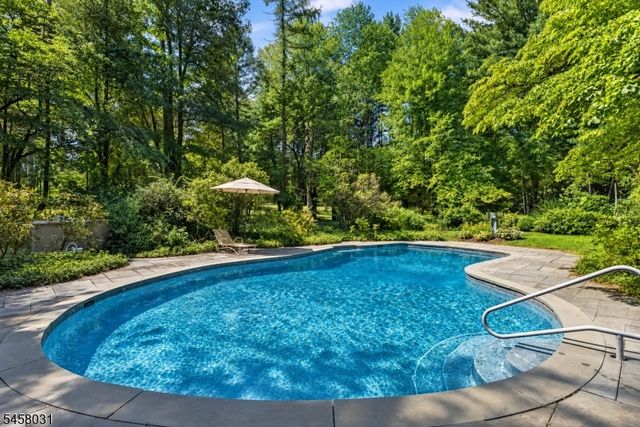 24 Douglass Ave, Bernardsville Boro, NJ 07924