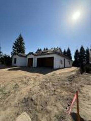 1047 E Arlen Avenue, Visalia, CA 93292