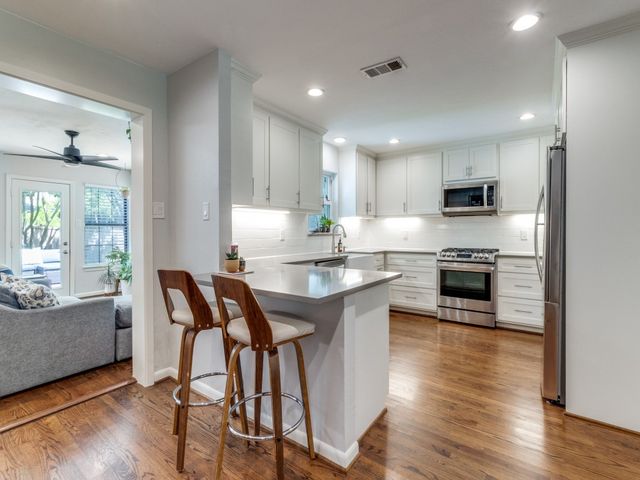 824 Kirkwood Drive, Dallas, TX 75218