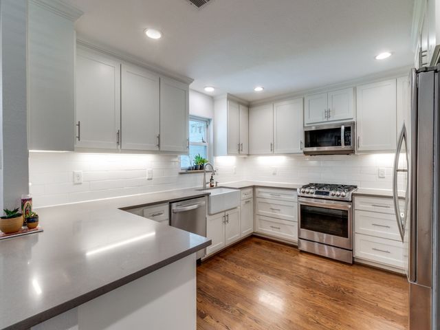 824 Kirkwood Drive, Dallas, TX 75218