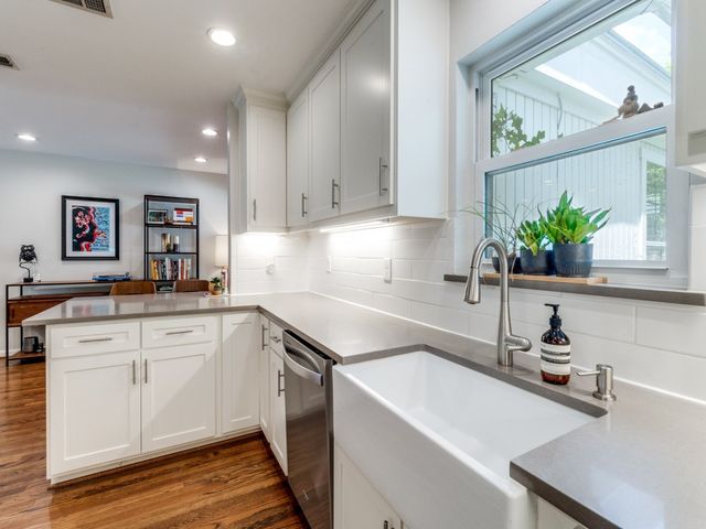 824 Kirkwood Drive, Dallas, TX 75218