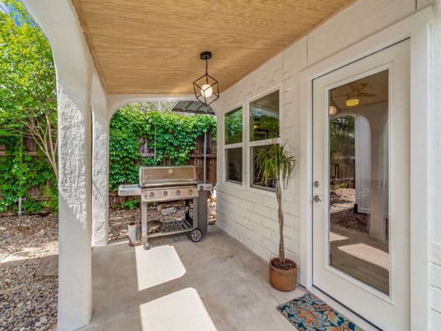 824 Kirkwood Drive, Dallas, TX 75218