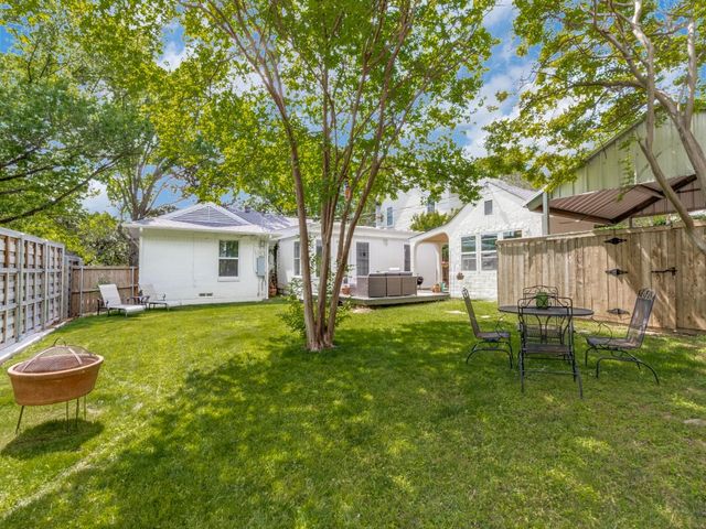 824 Kirkwood Drive, Dallas, TX 75218