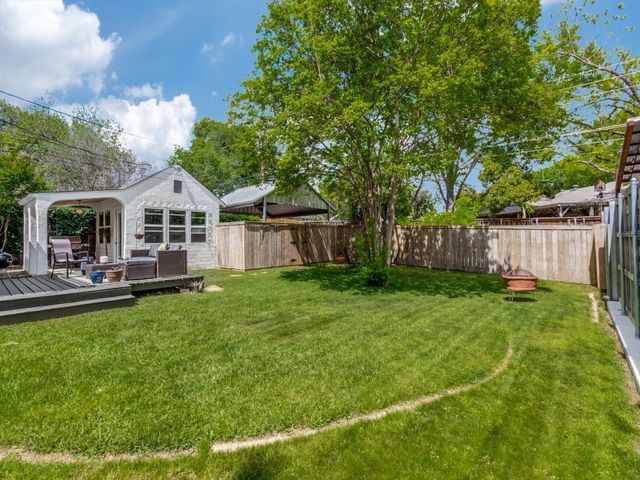 824 Kirkwood Drive, Dallas, TX 75218