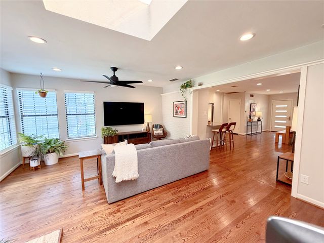 824 Kirkwood Drive, Dallas, TX 75218