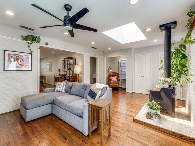 824 Kirkwood Drive, Dallas, TX 75218