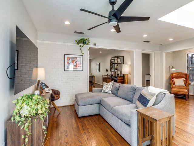 824 Kirkwood Drive, Dallas, TX 75218