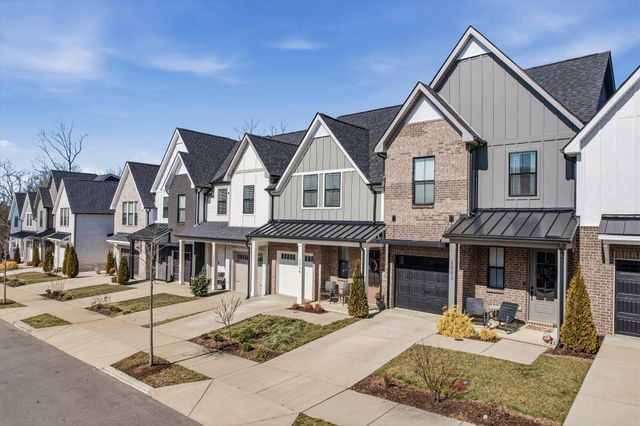 1552 Nickelby Pl, Thompsons Station, TN 37179