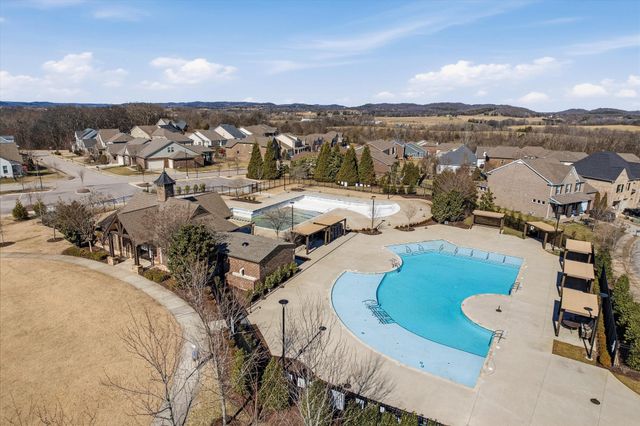 1552 Nickelby Pl, Thompsons Station, TN 37179