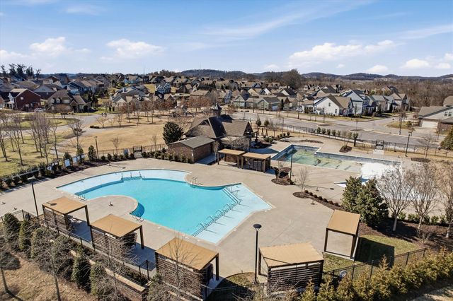 1552 Nickelby Pl, Thompsons Station, TN 37179