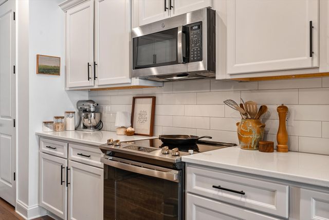 1552 Nickelby Pl, Thompsons Station, TN 37179