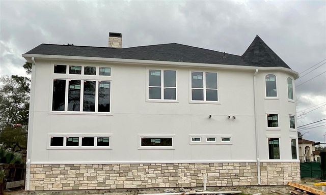 9756 Westview Drive, Houston, TX 77055