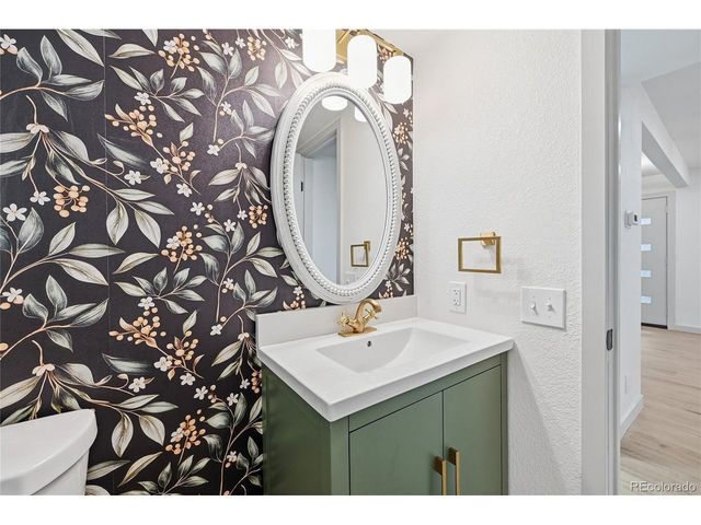 580 S Field Ct, Denver, CO 80226