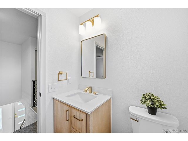 580 S Field Ct, Denver, CO 80226