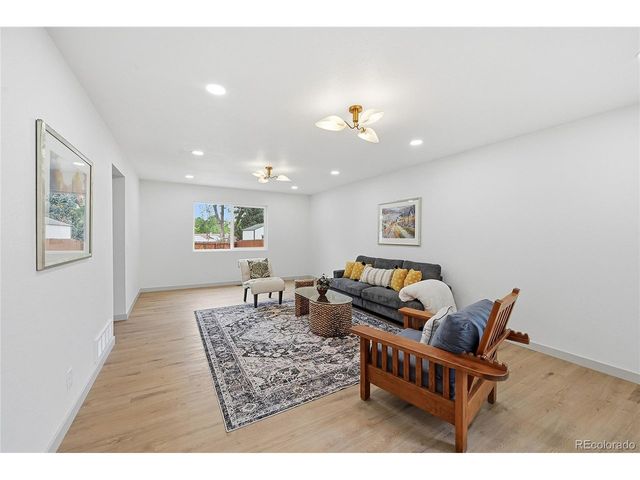580 S Field Ct, Denver, CO 80226