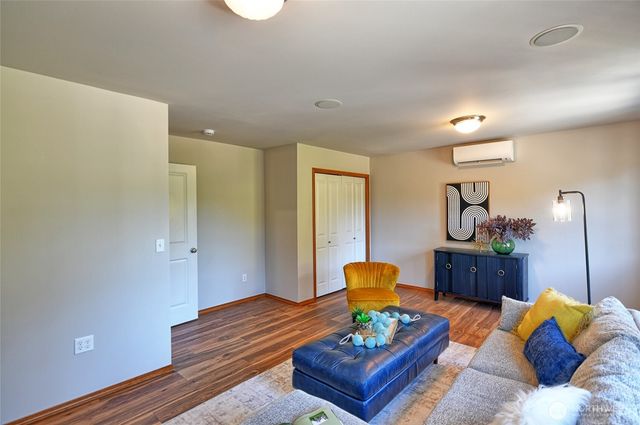 1706 239th Street SW, Bothell, WA 98021