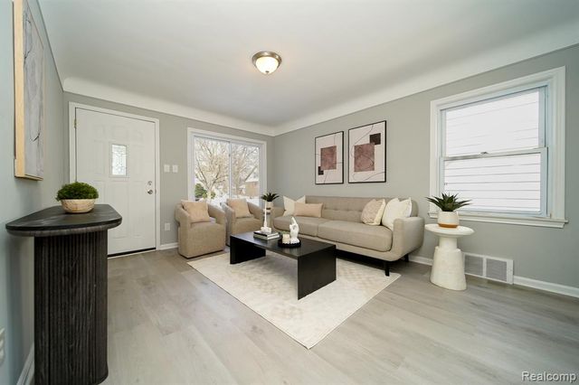 750 E Hayes Avenue, Hazel Park, MI 48030