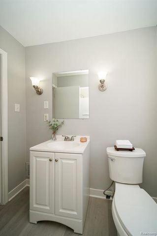 750 E Hayes Avenue, Hazel Park, MI 48030