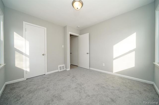 750 E Hayes Avenue, Hazel Park, MI 48030