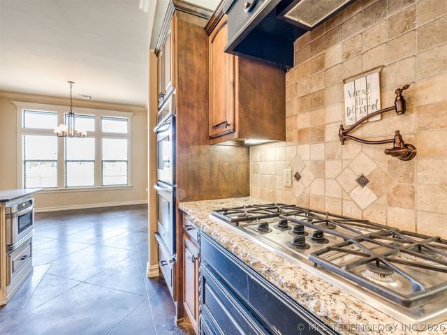 2707 E 138th Street S, Bixby, OK 74008