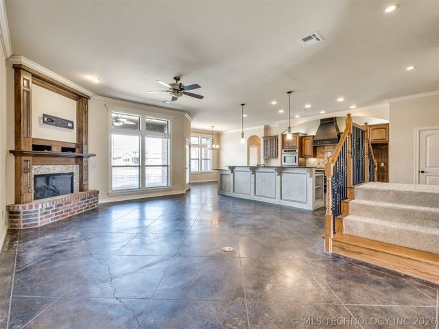 2707 E 138th Street S, Bixby, OK 74008