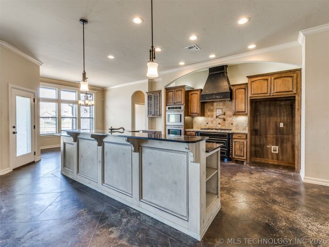 2707 E 138th Street S, Bixby, OK 74008