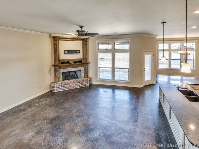 2707 E 138th Street S, Bixby, OK 74008
