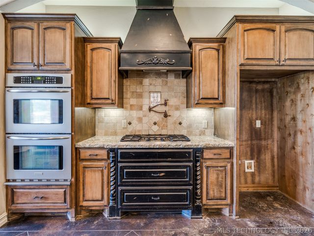 2707 E 138th Street S, Bixby, OK 74008
