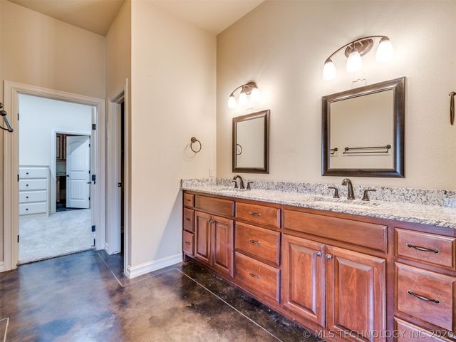 2707 E 138th Street S, Bixby, OK 74008