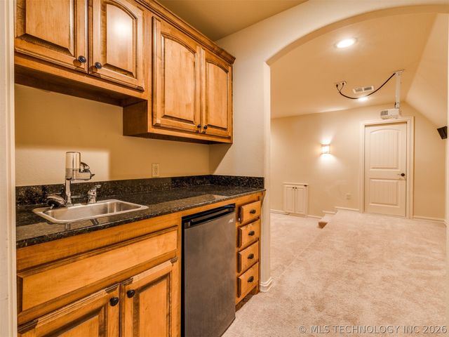 2707 E 138th Street S, Bixby, OK 74008